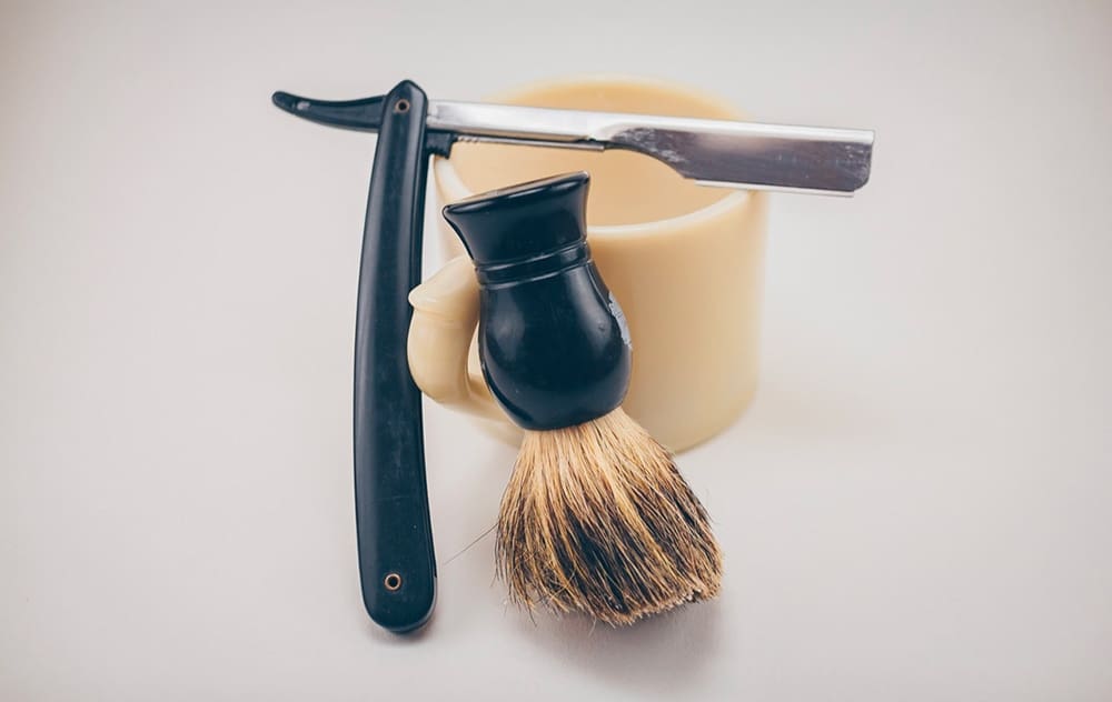 barber-brush-container-995300 best barbershop in milan